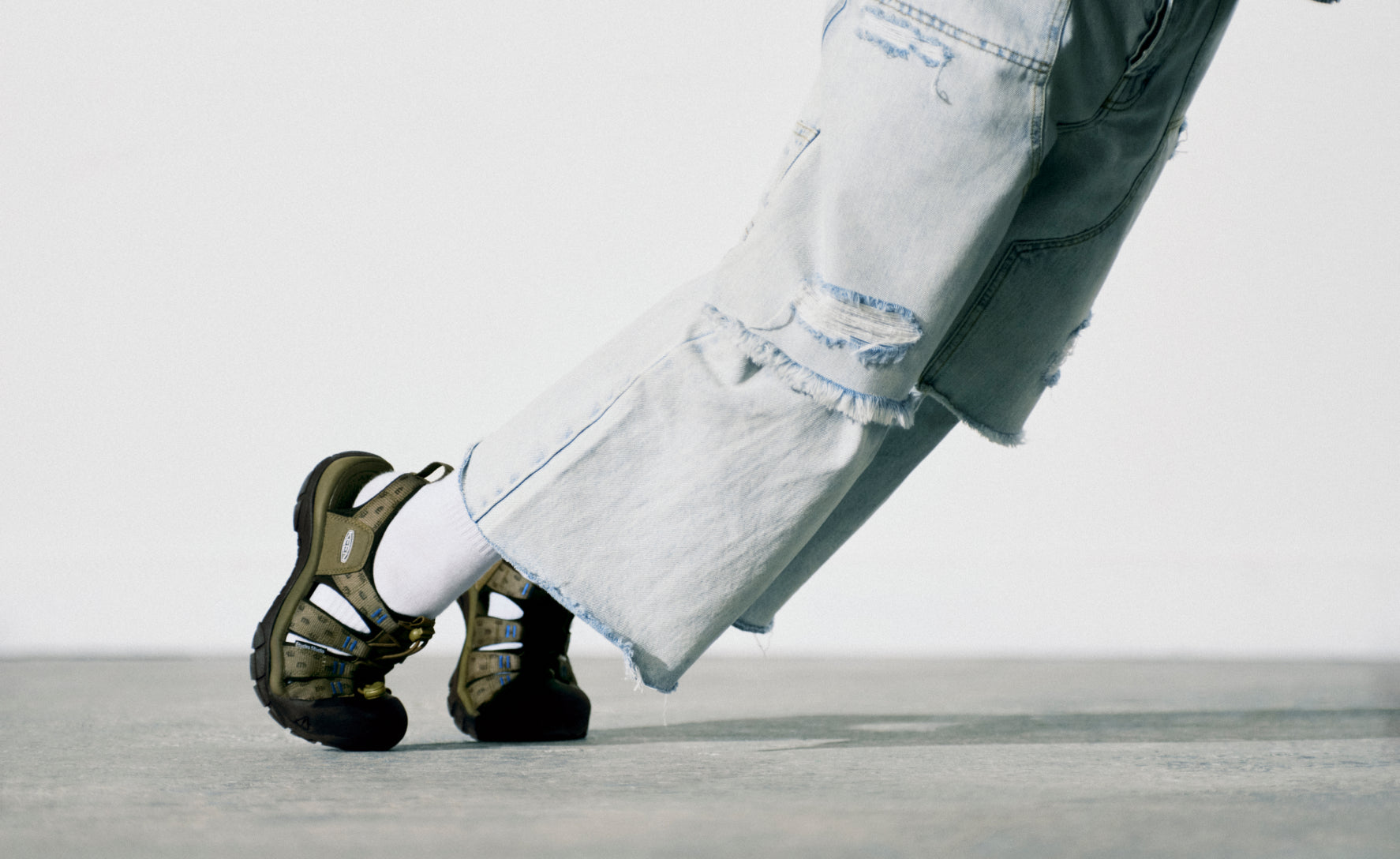 Men's Newport Retro Sandal x Études Studio | Etudes Olive - Image 7